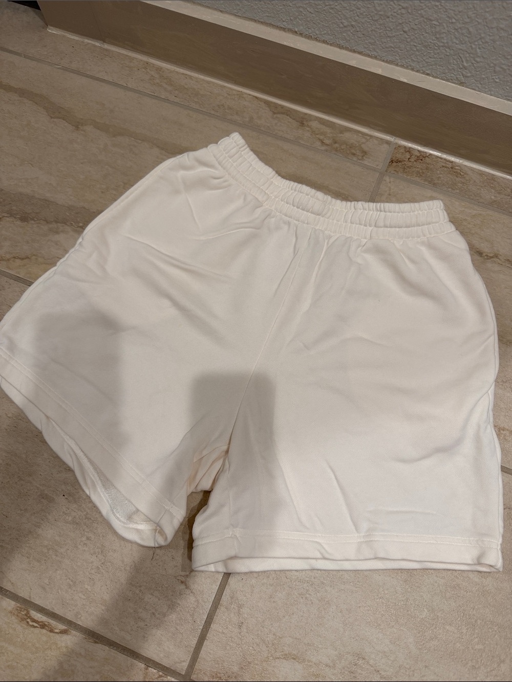 SKIMS Classic Women's White Elastic-Waist Shorts